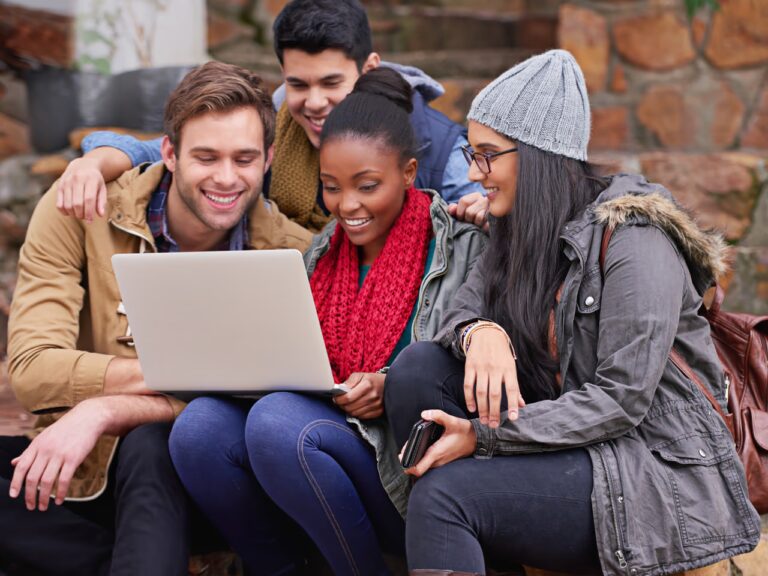 Estudantes que aproveitaram as formas de como fazer intercâmbio de graça
