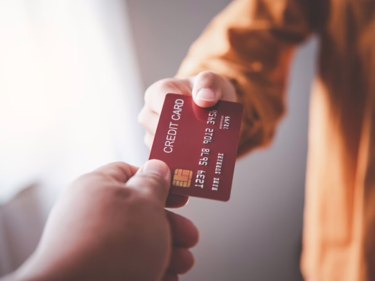 O cartão de crédito internacional facilita transações no exterior