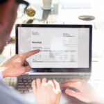 Freelancers aprendendo como gerar invoice online