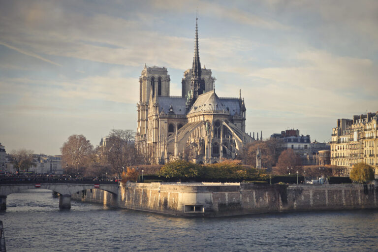 Fachada da Catedral de Notre-Dame.