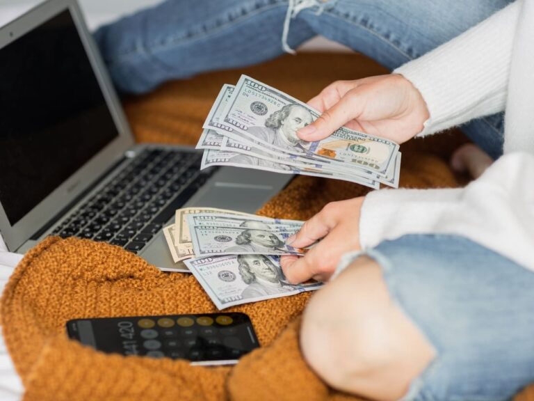 Entender como receber salário do exterior é essencial para evitar surpresas com taxas e processos burocráticos.