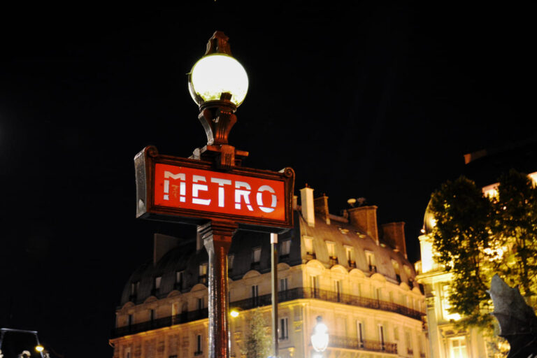 Placa de metrô de Paris