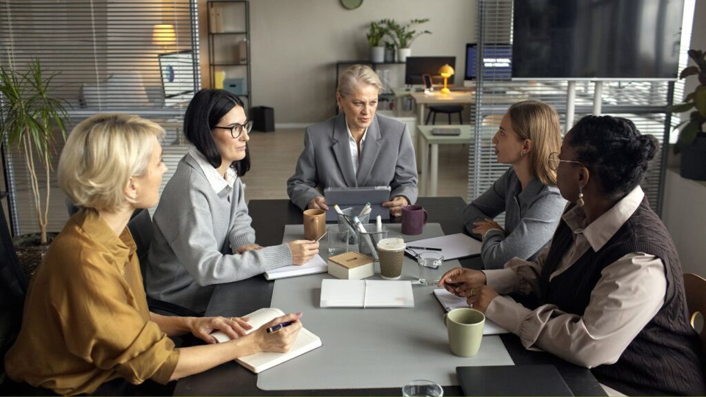 Reunião com acionistas para abertura de empresa