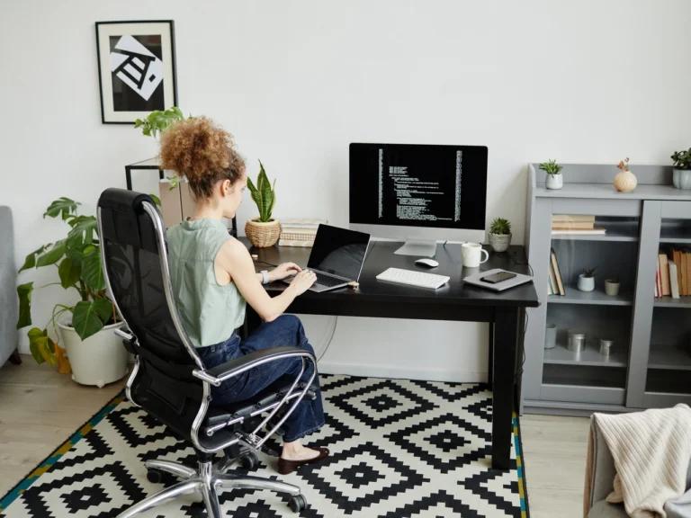 A Strider é uma plataforma que conecta profissionais da América Latina a empresas dos Estados Unidos, com foco em vagas remotas de tecnologia