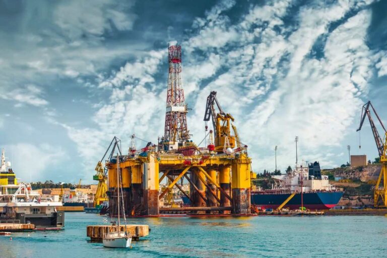 Plataforma em um dos maiores produtores de petróleo do mundo.