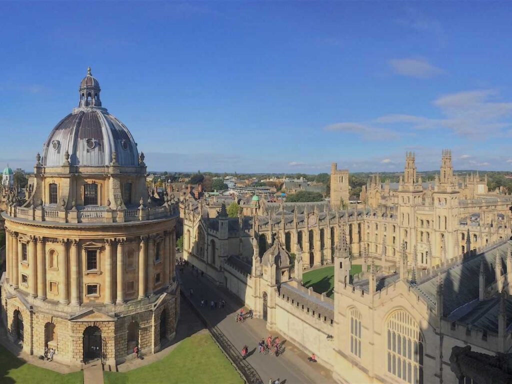Prédio da Universidade de Oxford na Inglaterra