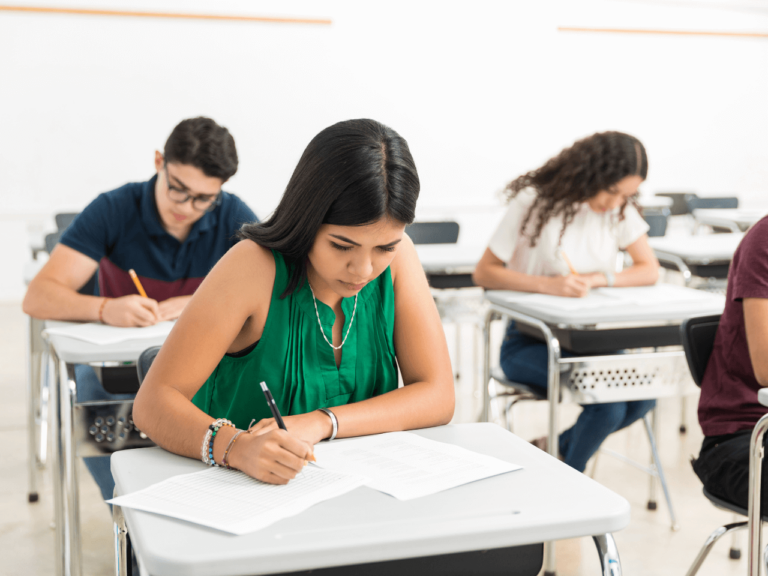 O Concurso Nacional Unificado 2025 vai oferecer mais de 3 mil vagas em órgãos federais.