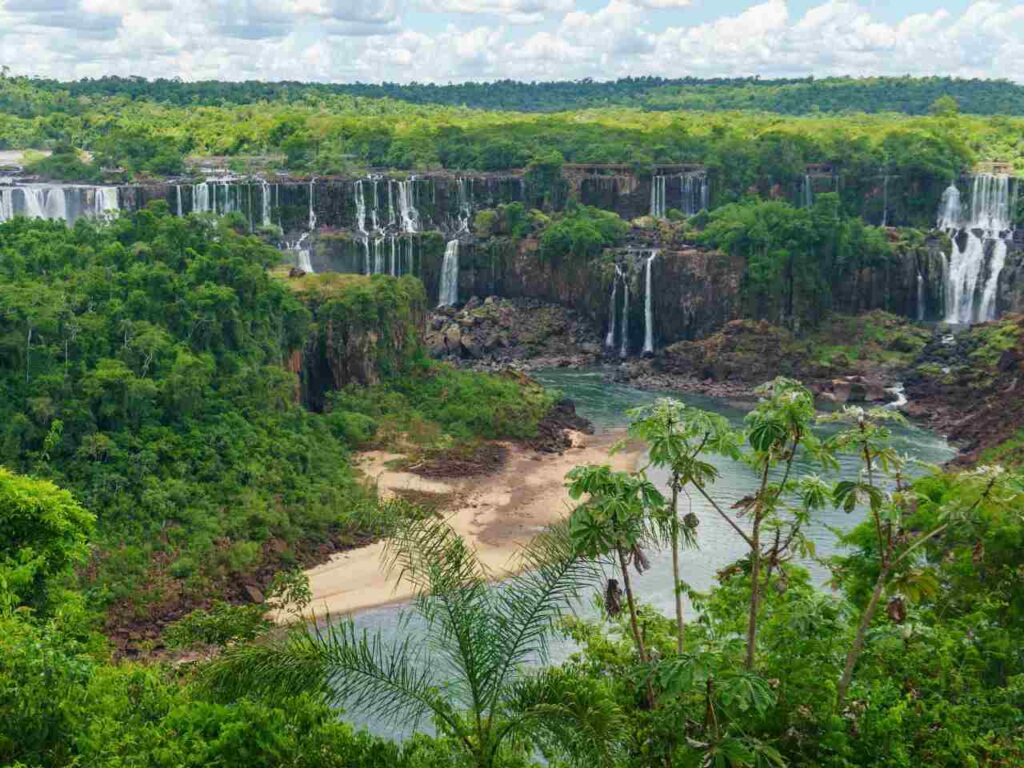 Visão panorâmica das Cataratas do Iguaçu