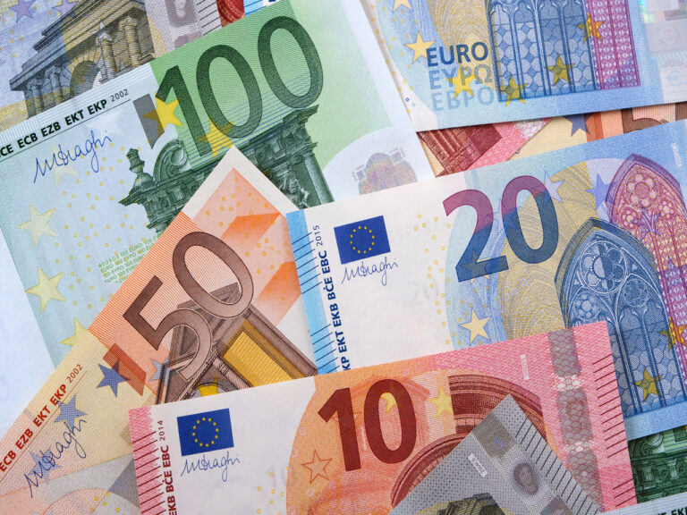 Acompanhe o impacto dos acontecimentos mais relevantes sobre o real x dólar, euro e libra, no ‘De Olho no Câmbio’ de 07 de março a 11 de abril.