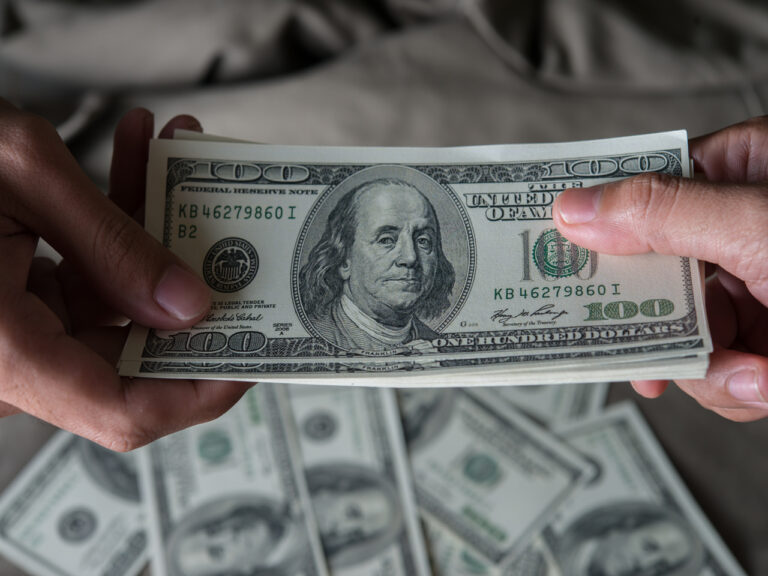 Acompanhe o impacto dos acontecimentos mais relevantes sobre o real x dólar, euro e libra, no ‘De Olho no Câmbio’ de 28 de abril a 02 de maio.