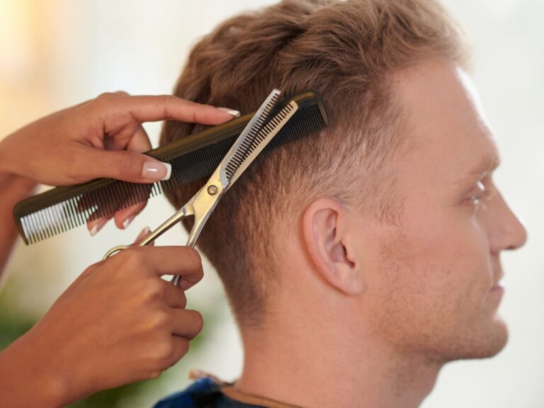 Há diferentes tipos de cortes de cabelo masculino para escolher