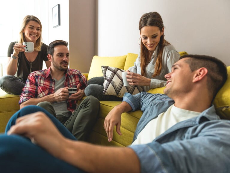 Fazer perguntas para amigos pode fortalecer a amizade e criar momentos únicos