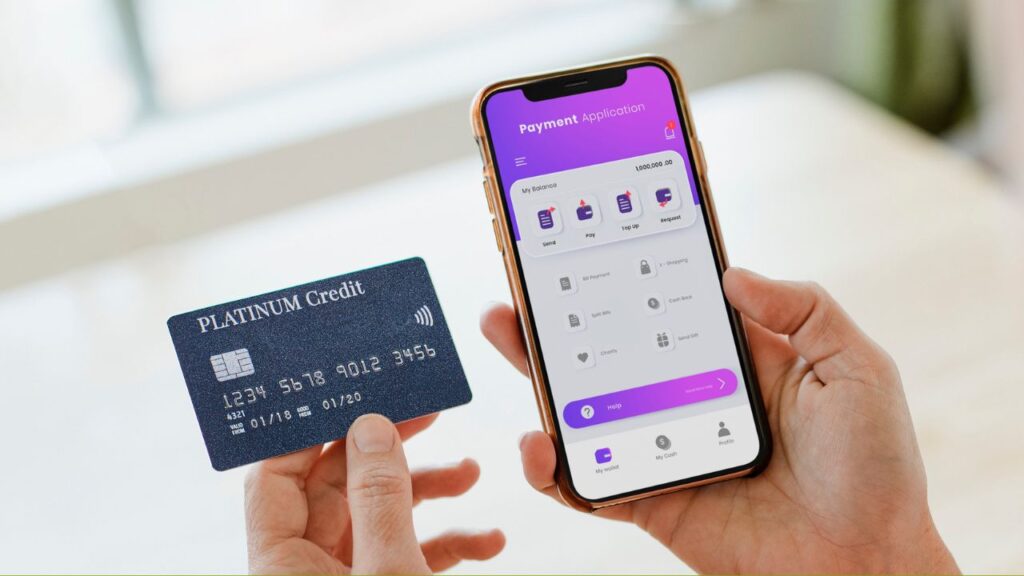 Mulher fazendo pagamento internacional pelo app.