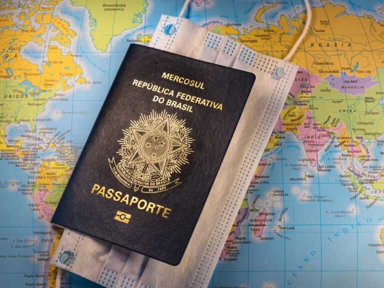 O Certificado de Vacinação Internacional é o documento que comprova a imunização contra algumas doenças em viagens para o exterior, como a febre amarela