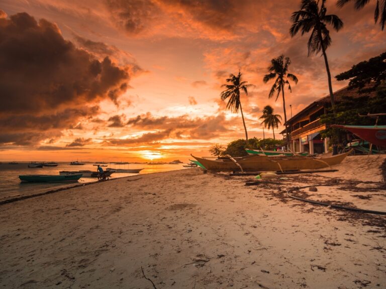 As Filipinas, um arquipélago com mais de 7 mil ilhas, são conhecidas por suas paisagens naturais, cultura diversificada e culinária única