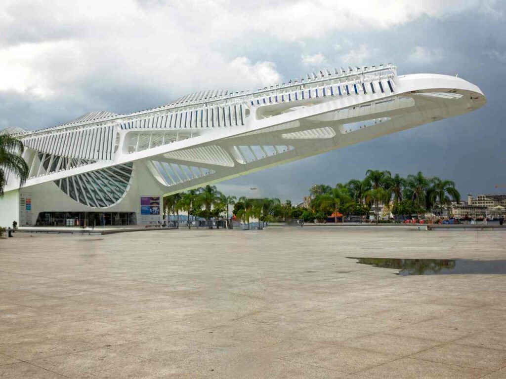 Pessoas no Museu do Amanhã Rio de Janeiro