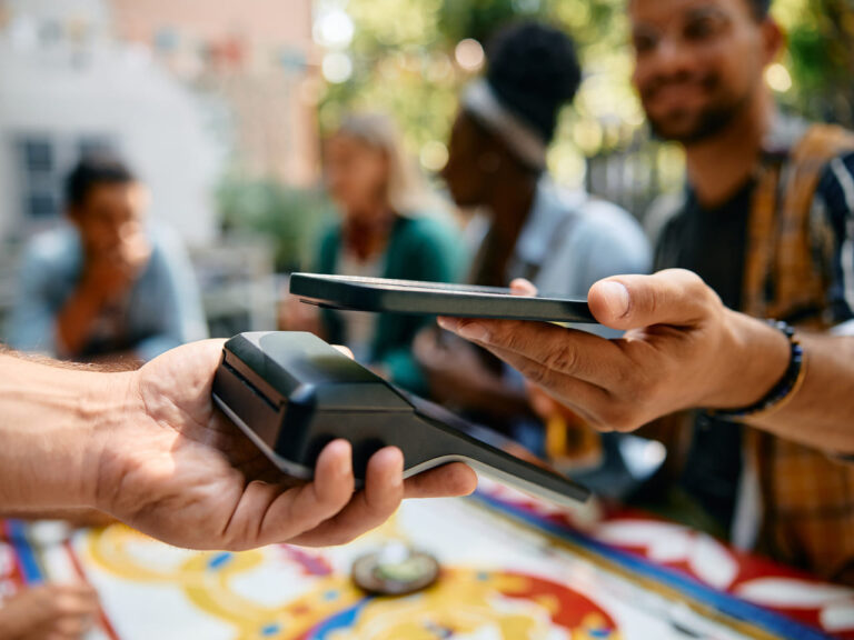 O ChatGPT disse: Pix Parcelado permite que consumidores dividam compras em parcelas diretamente pelo Pix, com pagamento imediato ao lojista. Disponível a partir de setembro de 2025.