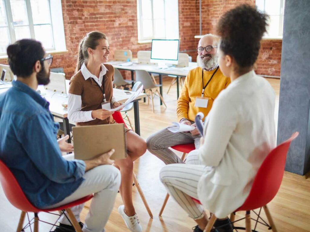 Reunião com funcionários sobre ghostworking