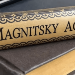 A Lei Magnitsky permite aos EUA sancionar indivíduos acusados de violações de direitos humanos e corrupção