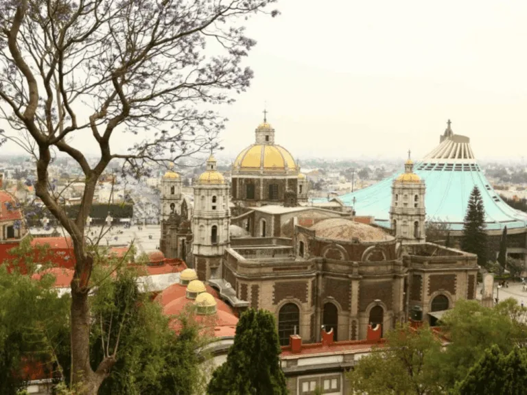 A Cidade do México, considerada uma das maiores metrópoles do mundo, possui cerca de 9,2 milhões de habitantes