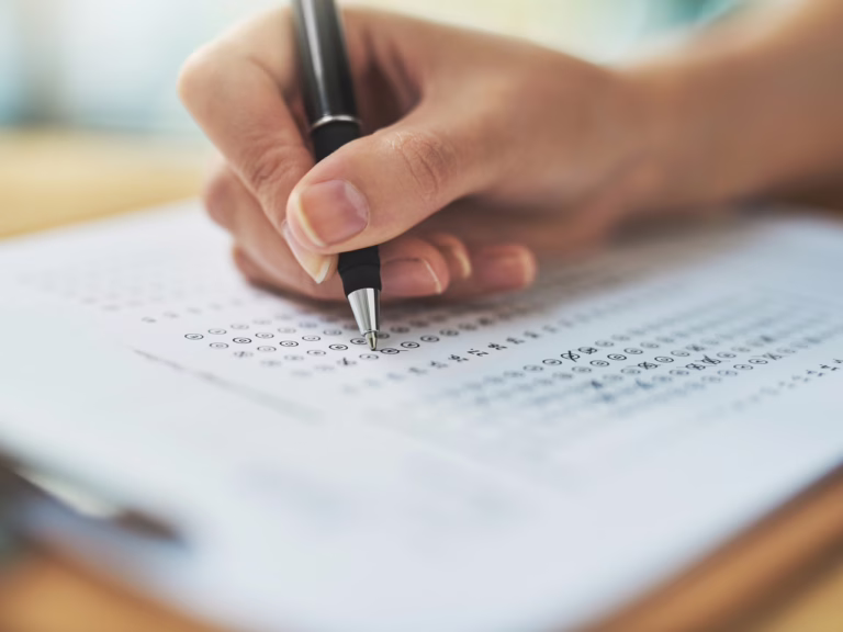 O concurso TJ SP 2025 já tem edital publicado, com inscrições abertas para o cargo de Escrevente Técnico Judiciário