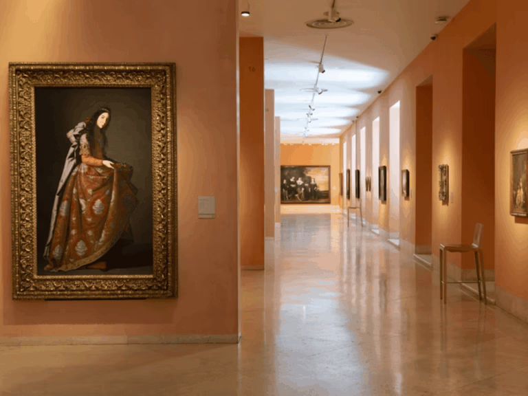 Os principais museus de Madrid incluem o Triângulo da Arte, Museu do Prado, Reina Sofia e Thyssen-Bornemisza.
