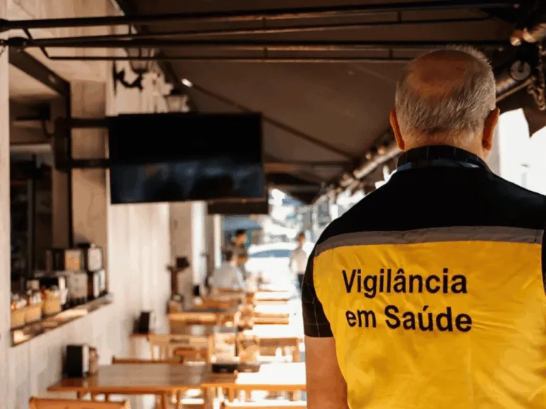 Governo de SP interdita bares e distribuidoras suspeitas de vender bebidas adulteradas com metanol