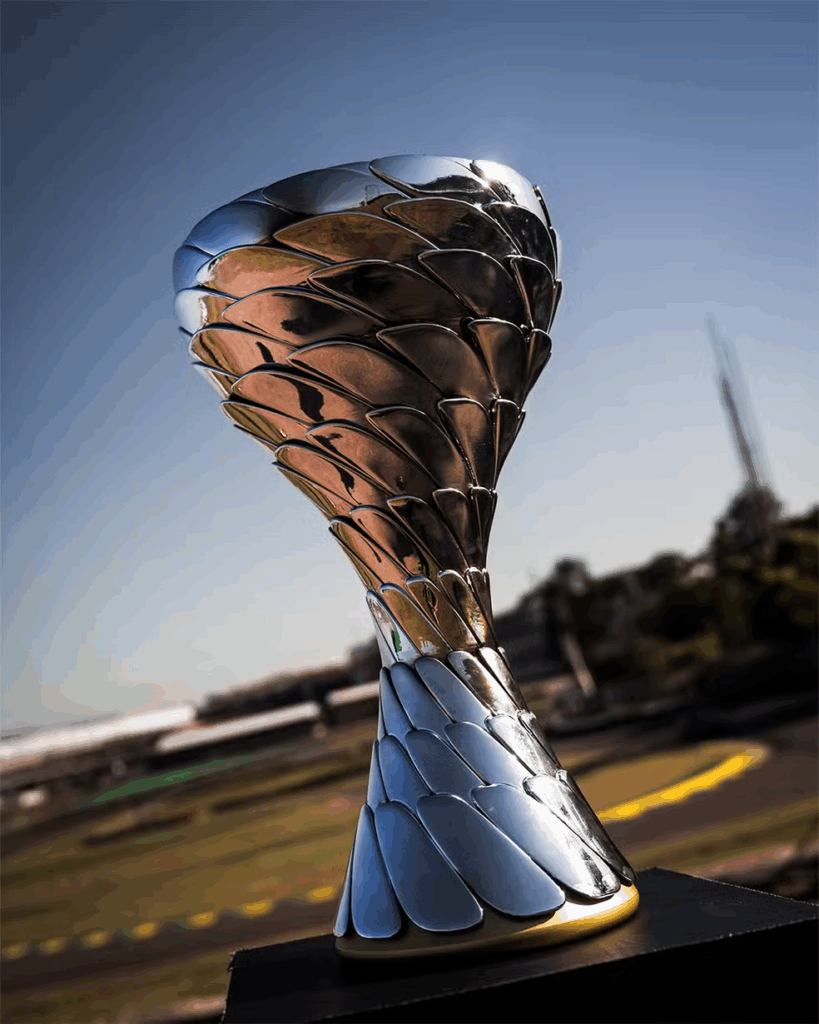 Novo troféu do GP de São Paulo 2025 homenageia a brasilidade e o S do Senna.