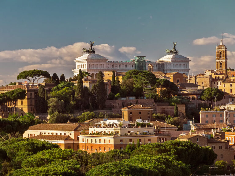 Se você está em Roma e deseja explorar além do óbvio, saiba que as cidades perto de Roma oferecem escapadas incríveis.