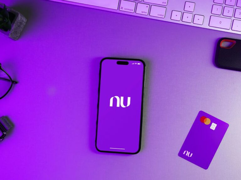 Encontrar o telefone do Nubank correto para solucionar demandas urgentes é a prioridade de clientes que enfrentam bloqueios ou dúvidas operacionais.