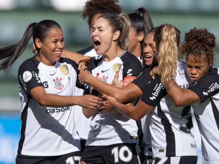 O futebol feminino entra em uma nova era em 2026. Pela primeira vez, a FIFA organizará a Copa dos Campeões Feminina, uma competição inédita que reunirá as campeãs continentais de clubes em um torneio intercontinental