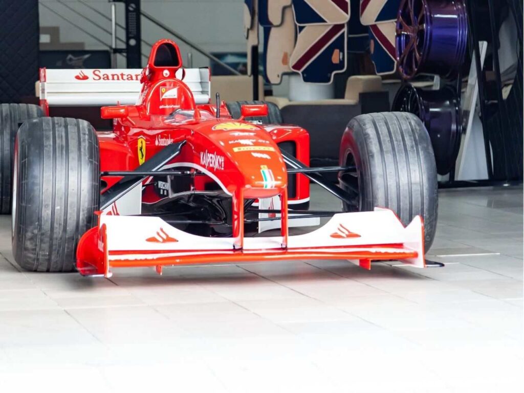 Carro da Ferrari com patrocinadores da F1