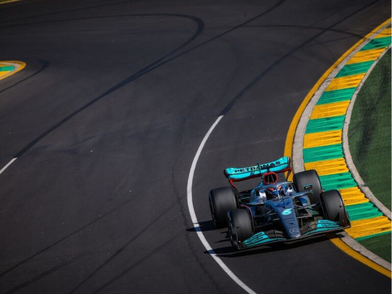 Carro de um dos patrocinadores Mercedes F1