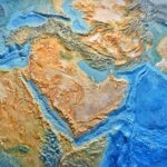 O Médio Oriente é uma região entre Europa, África e Ásia, definida por critérios políticos e culturais