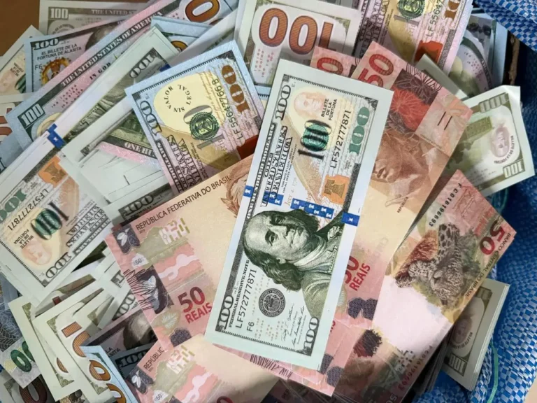 Dólar hoje oscila com decisões do Fed e Copom