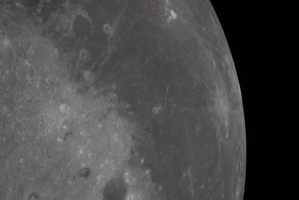 Foto da Lua a partir da missão Artemis II