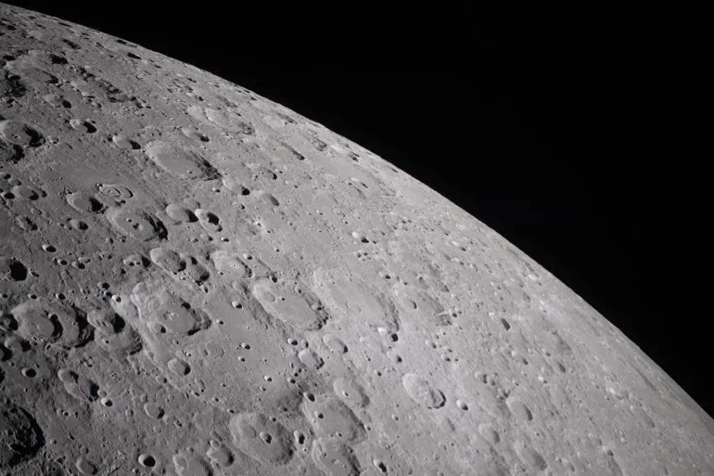 Foto da Lua a partir da missão Artemis II