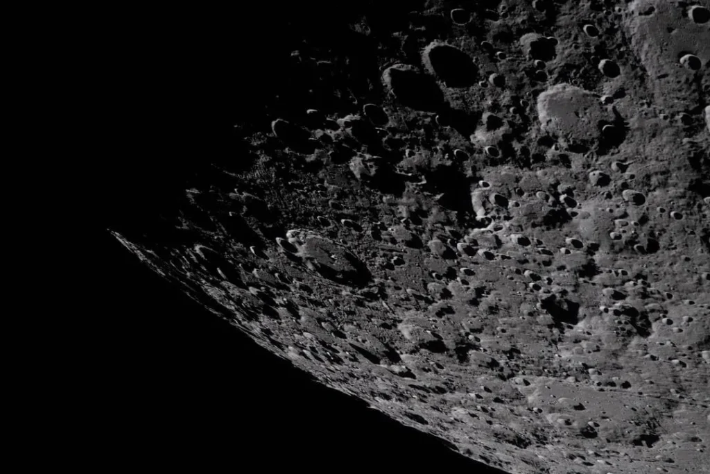 Foto da Lua a partir da missão Artemis II
