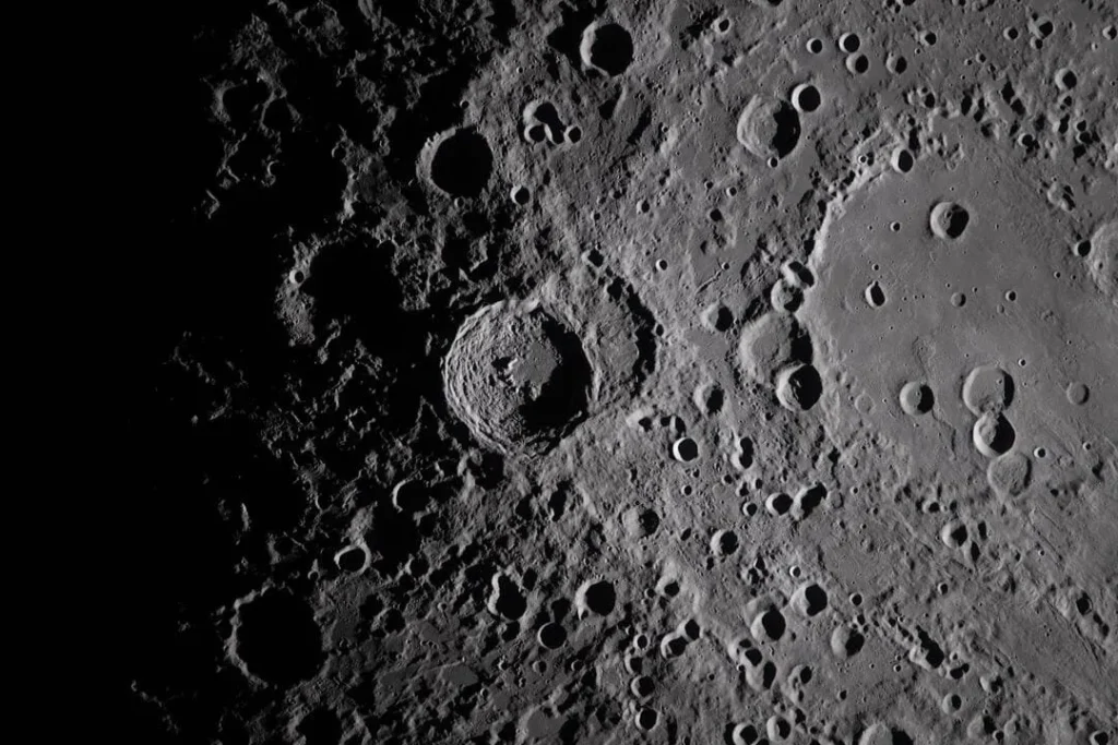 Foto da Lua a partir da missão Artemis II