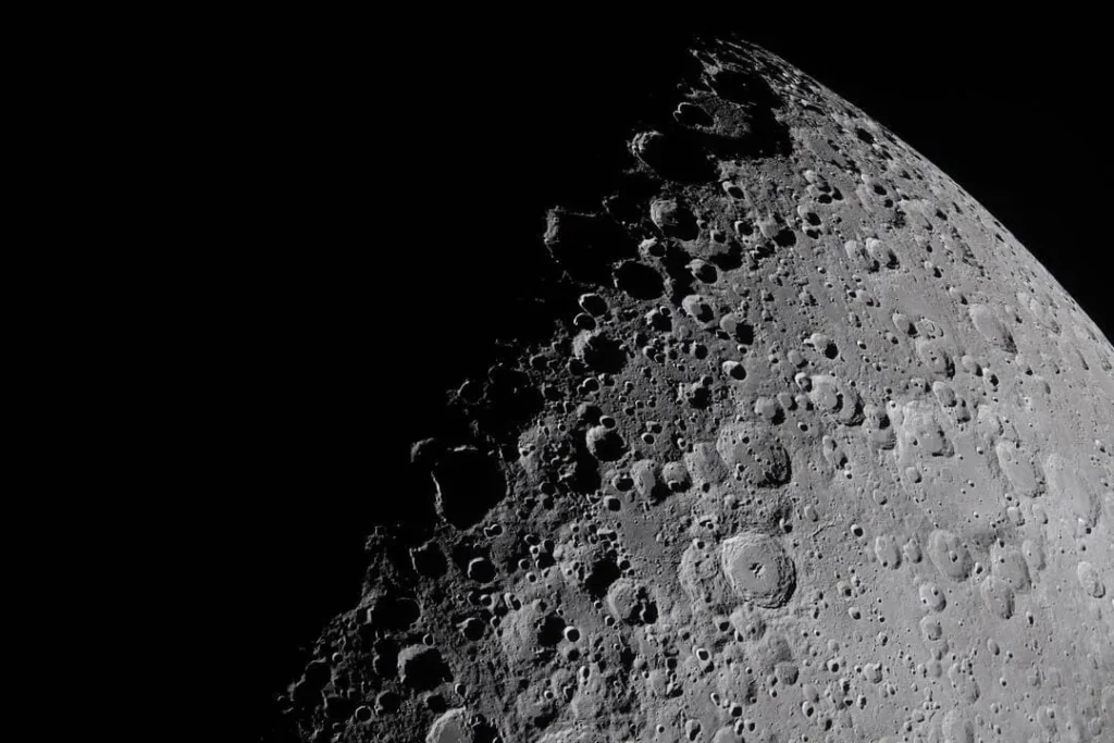 Foto da Lua a partir da missão Artemis II