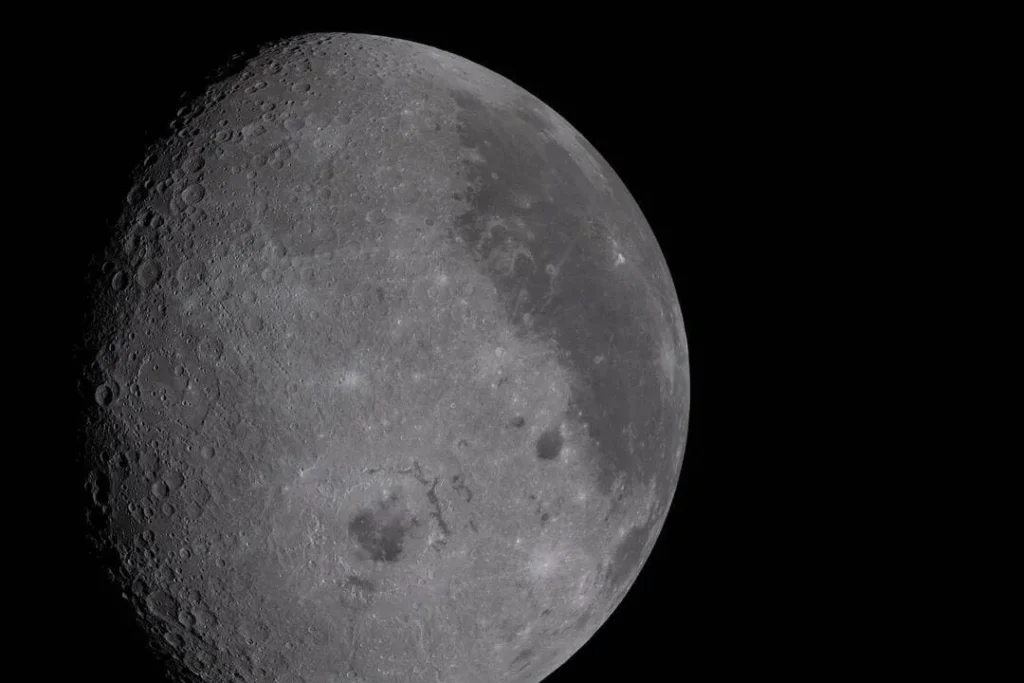 Foto da Lua a partir da missão Artemis II
