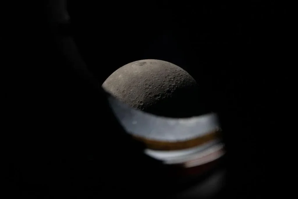 Foto da Lua a partir da missão Artemis II
