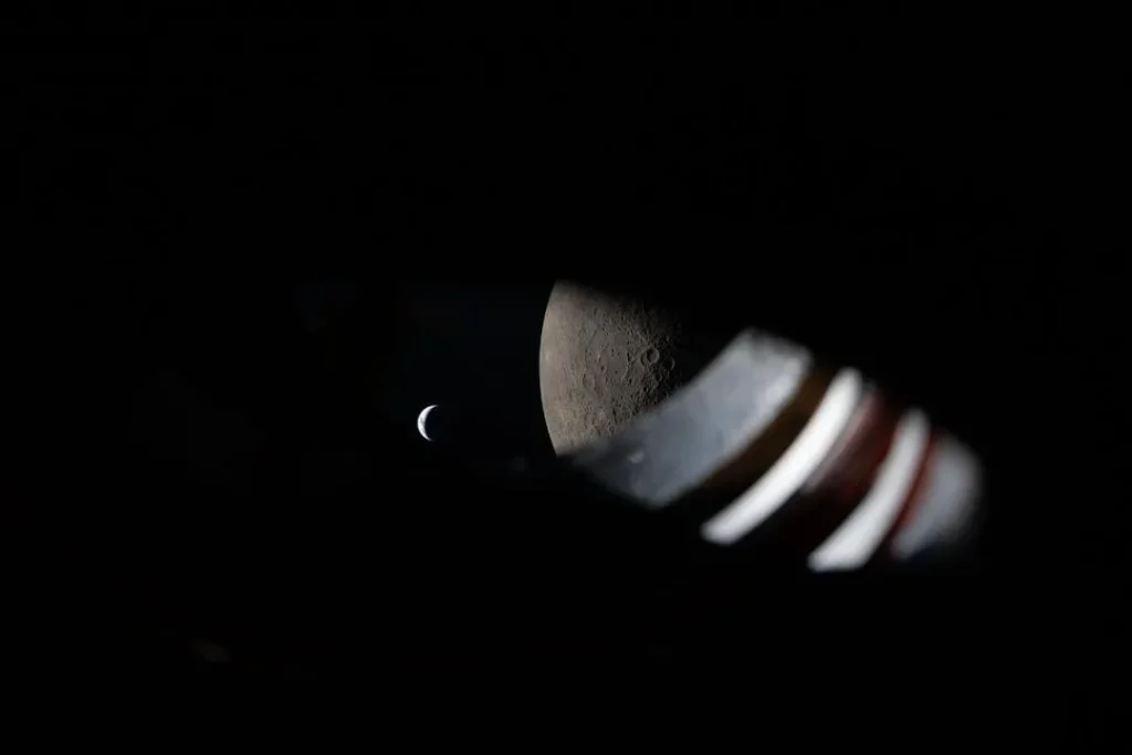 Foto da Lua a partir da missão Artemis II