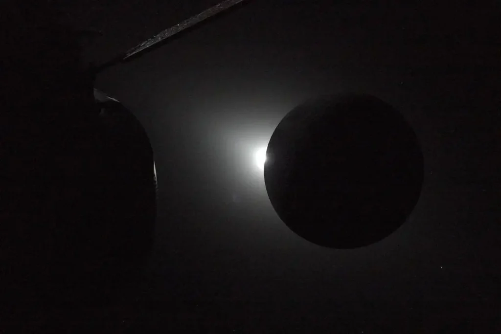 Foto da Lua a partir da missão Artemis II