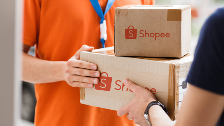 Saber até que horas a Shopee entrega é uma dúvida comum de quem está acompanhando uma compra pelo aplicativo, principalmente quando o pedido aparece como “saiu para entrega”