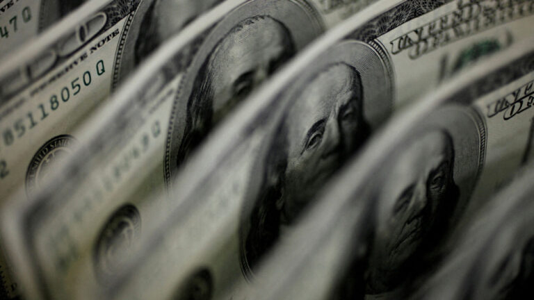 Dólar hoje ronda os R$5 enquanto Trump e Xi mexem com os mercados
