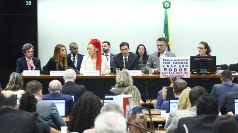 Fim da escala 6x1 foi aprovado na Câmara, mas ainda depende do Senado