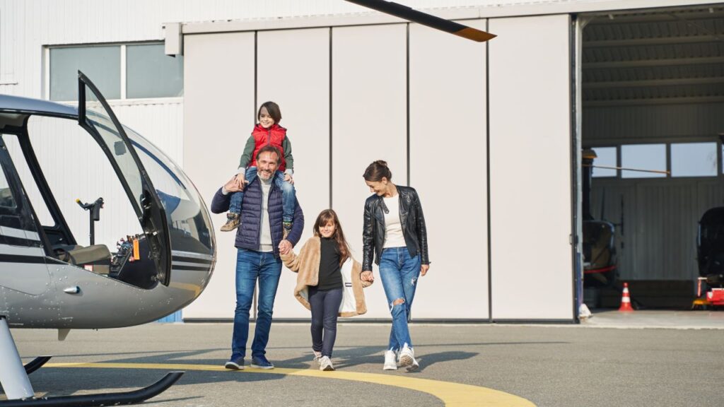 Família indo viajar de eVTOL em São Paulo