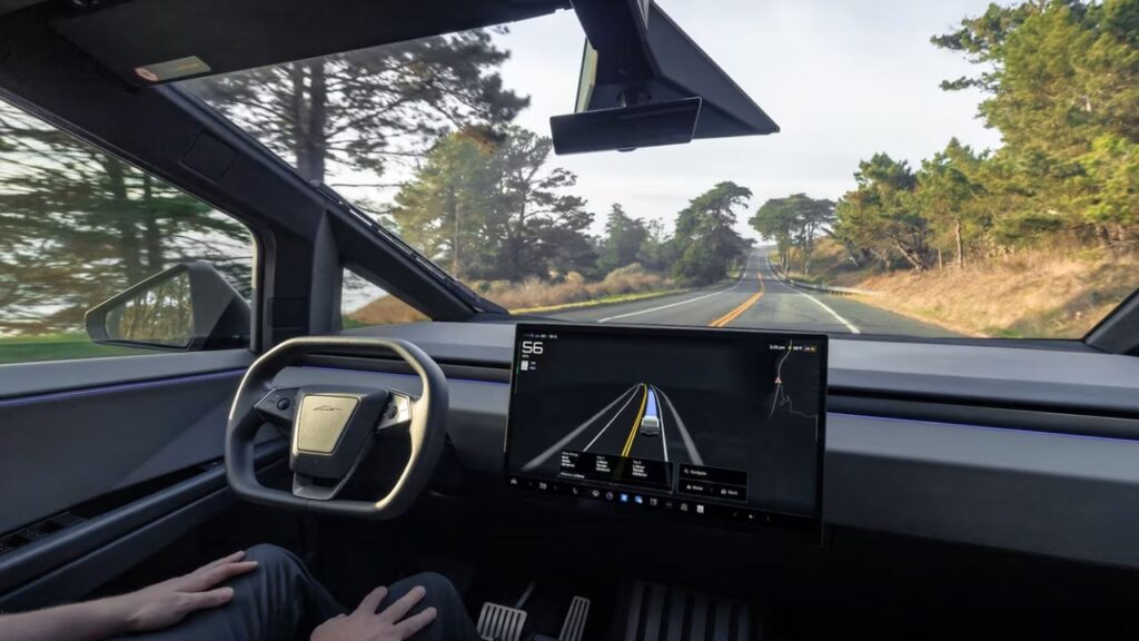 Painel interno do Tesla Cybertruck no Brasil