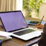 O MockQuestions é um site voltado à preparação para entrevistas de emprego. A plataforma reúne perguntas e exemplos de respostas para diferentes carreiras.